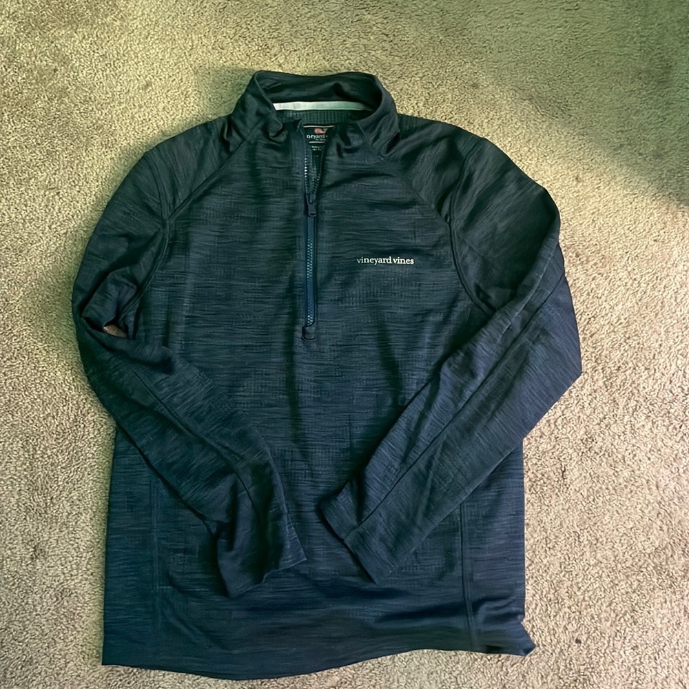 Vineyard vines performance 1/2 zip.